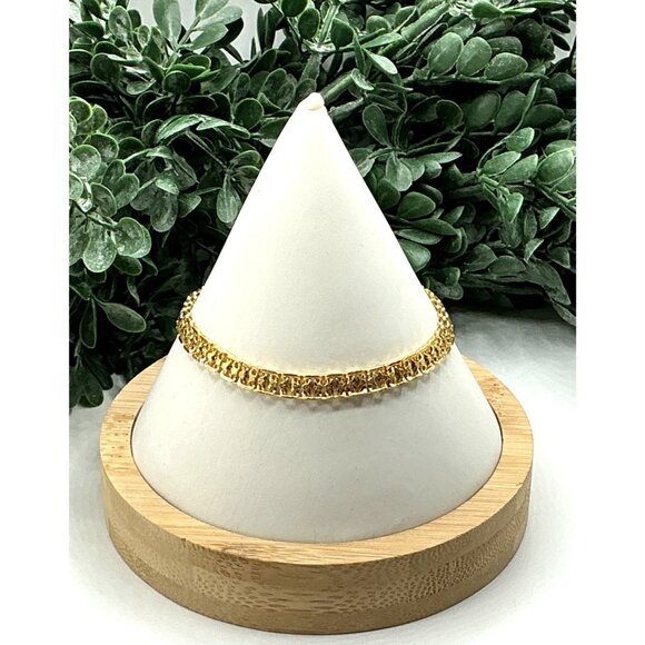 Gold Tone Chain Bracelet With Secure Clasp - Picture 4 of 7